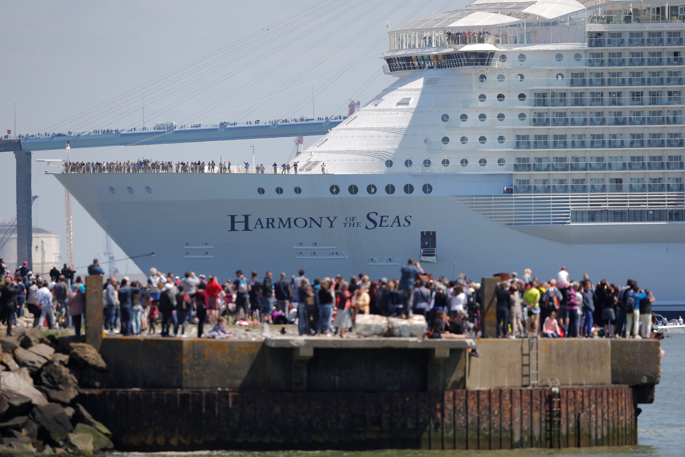THE HARMONY OF THE SEAS: OMAIOR NAVIO CRUZEIRO DO MUNDO