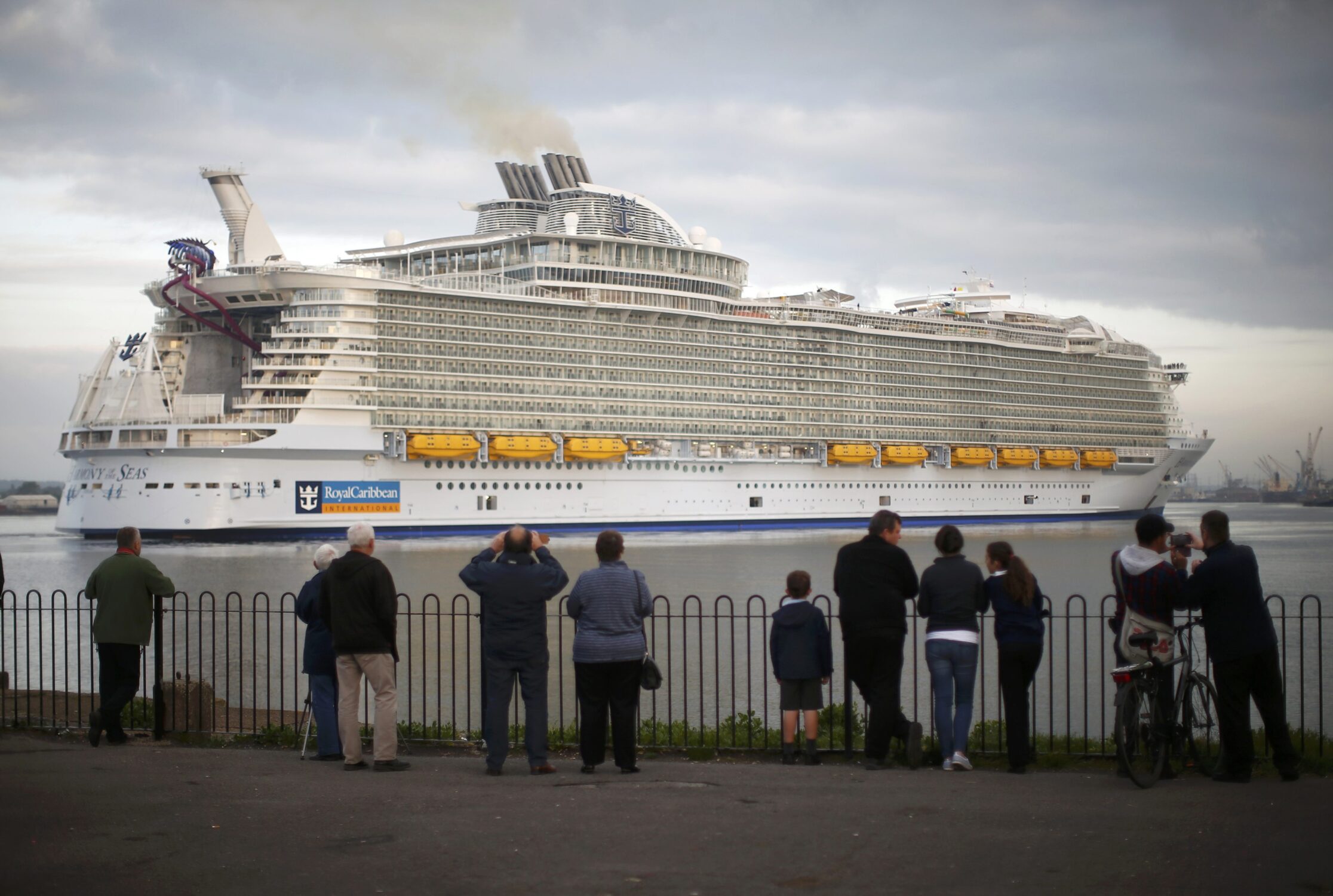 THE HARMONY OF THE SEAS: OMAIOR NAVIO CRUZEIRO DO MUNDO
