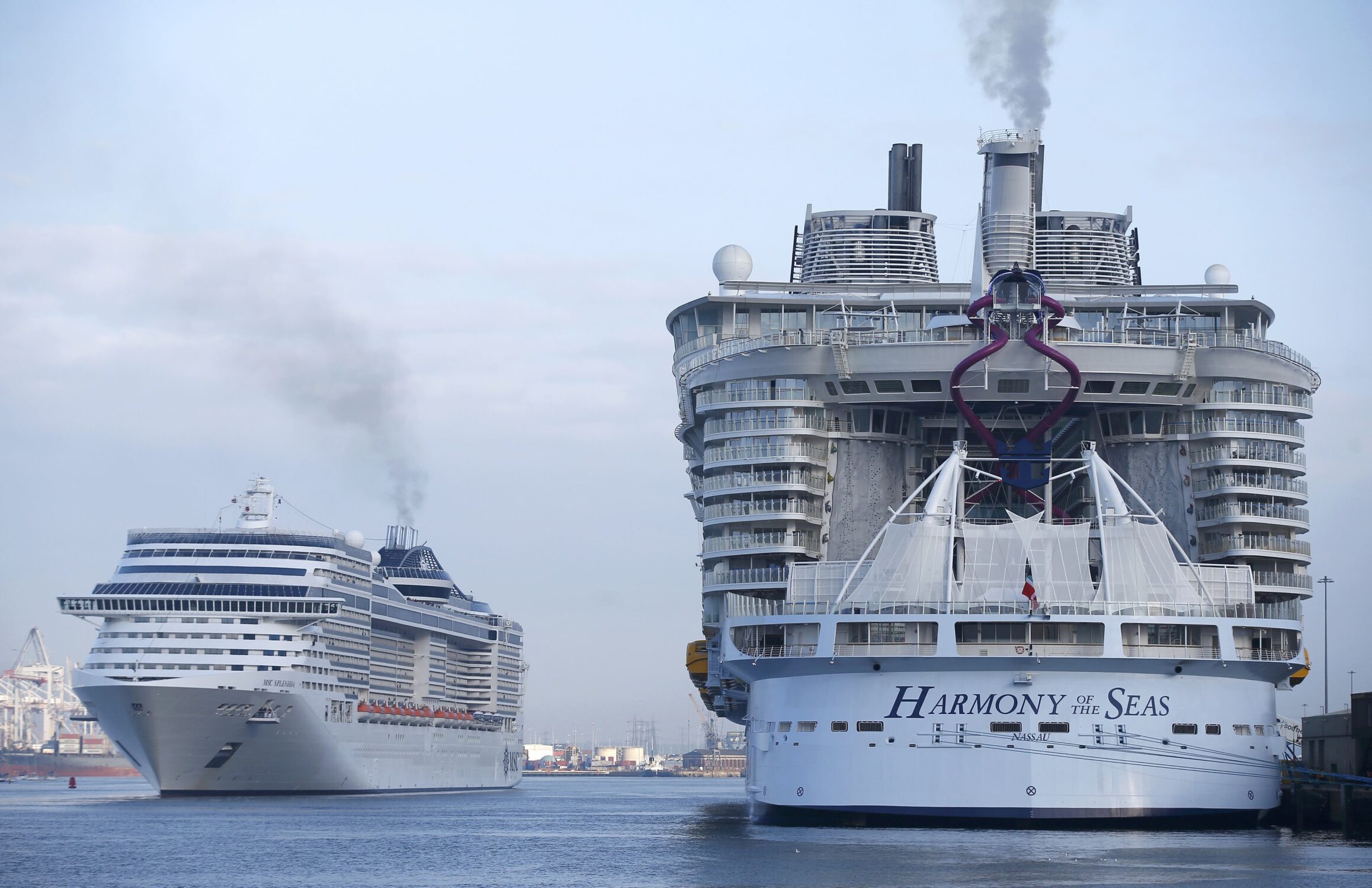 THE HARMONY OF THE SEAS: OMAIOR NAVIO CRUZEIRO DO MUNDO