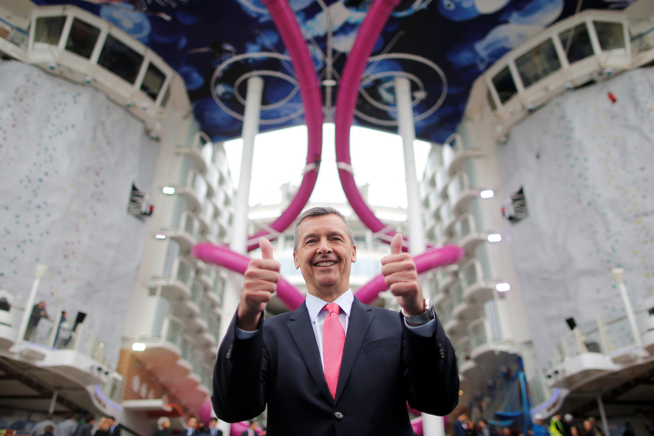 THE HARMONY OF THE SEAS: OMAIOR NAVIO CRUZEIRO DO MUNDO