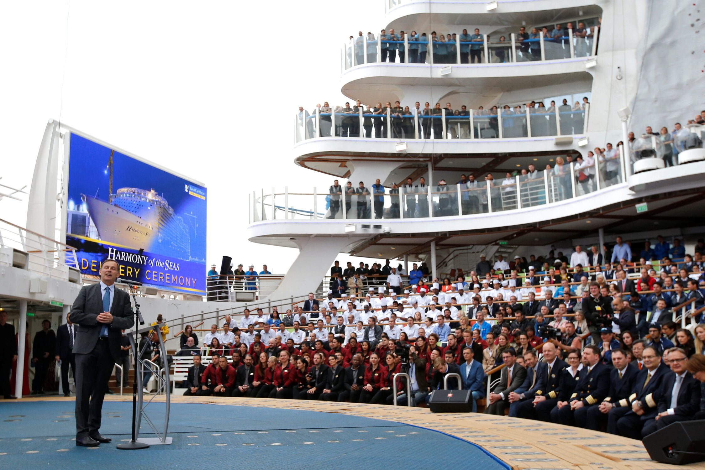 THE HARMONY OF THE SEAS: OMAIOR NAVIO CRUZEIRO DO MUNDO