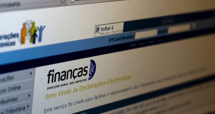 ENTREGA DE IRS PROMETE SER UMA CONFUSÃO