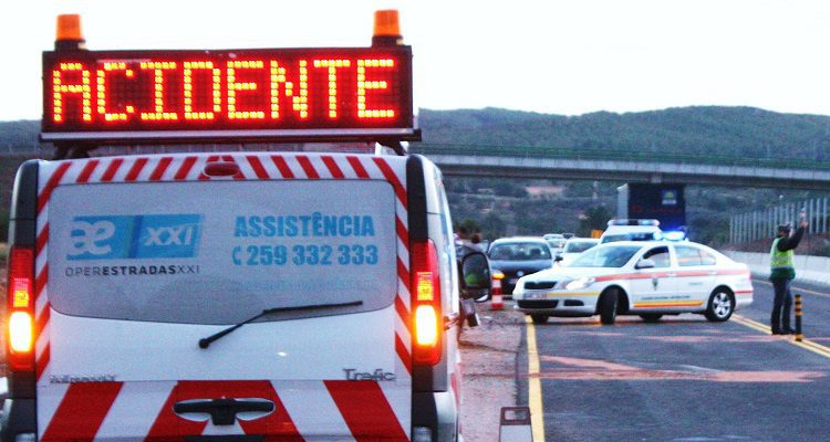 HÁ MAIS ACIDENTES E MENOS MORTOS