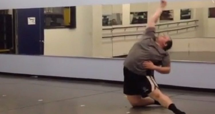 JÁ IMAGINASTE UM BAILARINO XXL ?