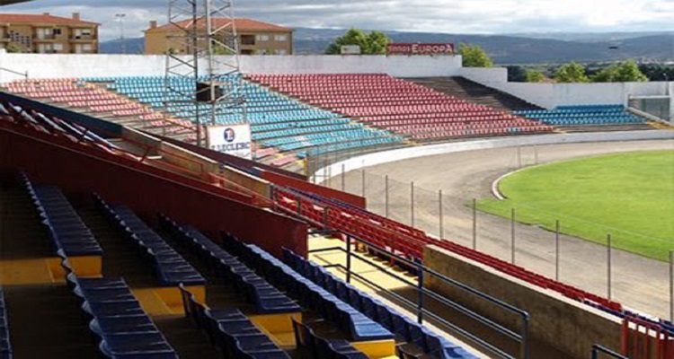 CHAVES: OBRAS NO ESTÁDIO MUNICIPAL