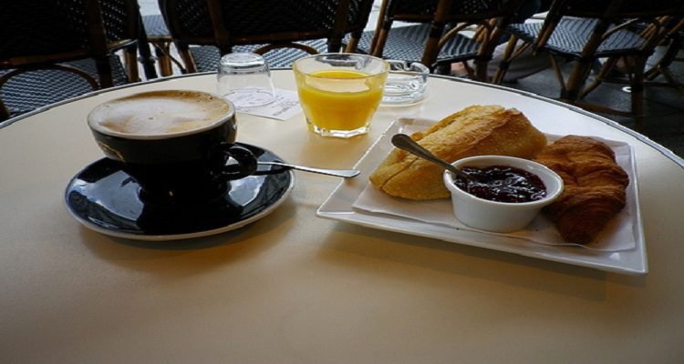A IMPORTÂNCIA DO PEQUENO-ALMOÇO