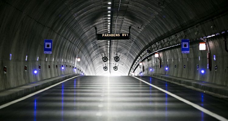 TÚNEL MARÃO: 24 HORAS = 18 MIL CARROS
