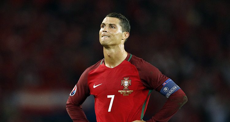 IMPRENSA ATACA RONALDO