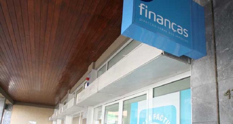 FINANÇAS ATRASAM REEMBOLSOS