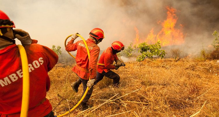 BOMBEIROS EXAUSTOS E SEM MEIOS