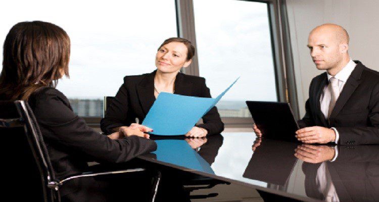 49% DAS EMPRESAS ADMITE CONTRATAR