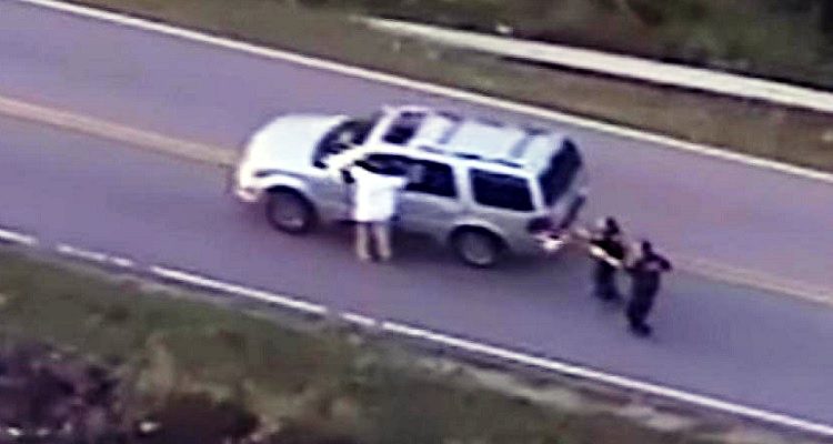 EUA: POLÍCIA MATA HOMEM NEGRO DESARMADO