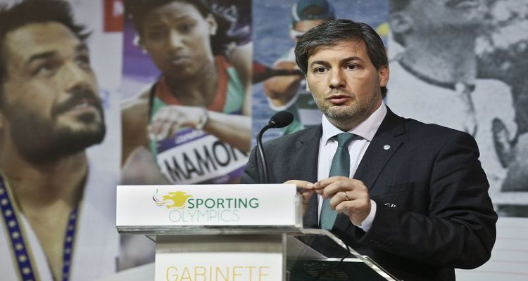 BRUNO DE CARVALHO RECONHECE "DIFICULDADES"