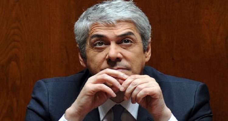 SÓCRATES: "NÃO HÁ DECÊNCIA"