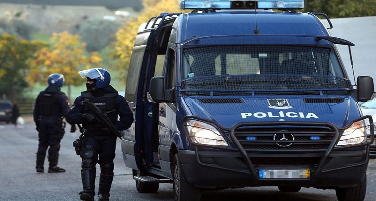 EM 24 HORAS 50 DETIDOS PELA POLÍCIA