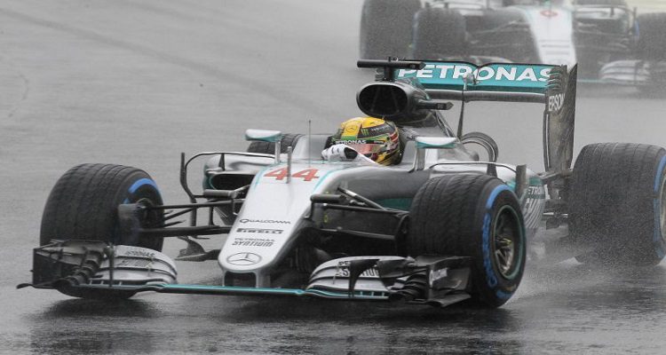 HAMILTON VENCE GP DO BRASIL