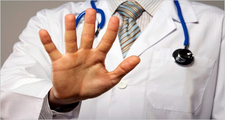 MÉDICOS DENUNCIAM PRESSÕES