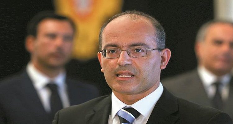 SÓCRATES "PERDE" QUEIXA CONTRA MAGISTRADO