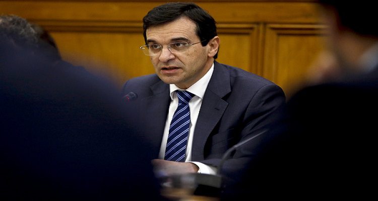 TÉCNICOS EM GREVE CONTRA O GOVERNO
