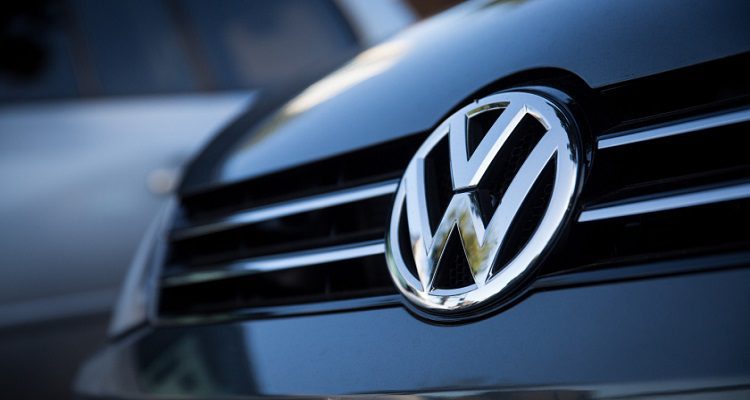 VOLKSWAGEN VAI DESPEDIR 30 MIL