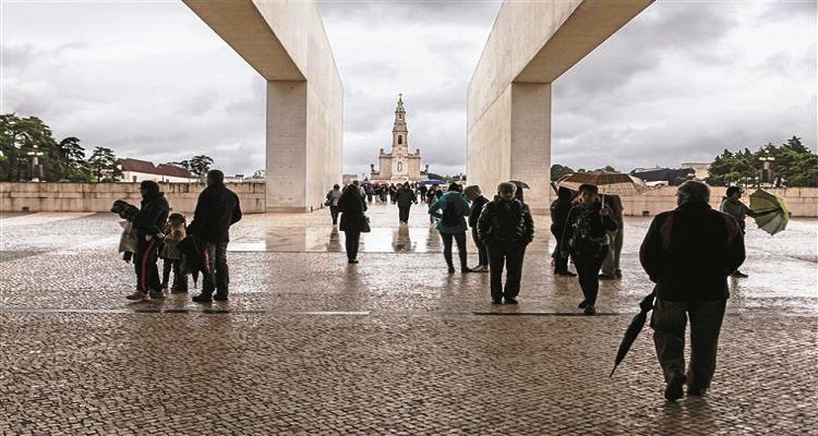 santuario-de-fatima-repudia-empresa-que-cumpre-promessas-a-troco-de-dinheiro