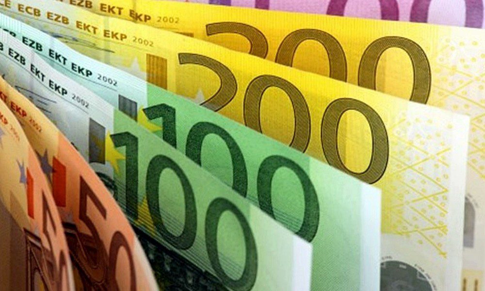This image has an empty alt attribute; its file name is governo-avanca-com-salario-minimo-de-600-euros-1.jpg