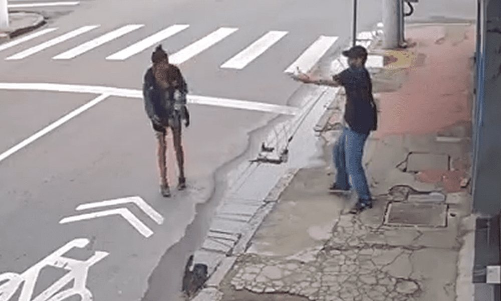 BRASIL: MULHER SEM-ABRIGO MORTA 'APENAS' PORQUE PEDIU ESMOLA DE 1 REAL (30 CÊNTIMOS) - VÍDEO