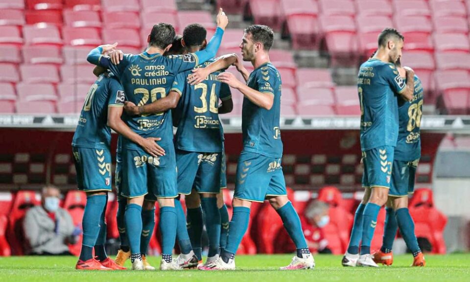 SPORTING DE BRAGA VENCE BENFICA E ALCANÇA ‘ENCARNADOS’ NO SEGUNDO LUGAR (VÍDEO)