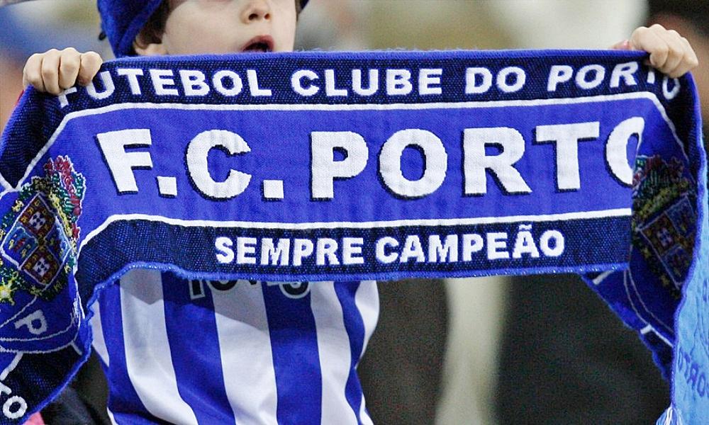 Porto vence o Famalicão e se isola na liderança do Campeonato Português -  Superesportes